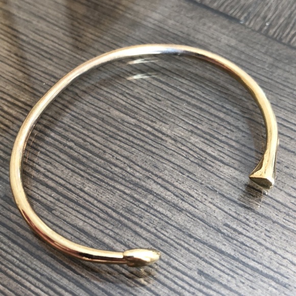 MELINDA MARIA Heart & Arrow Cuff Bracelet - Picture 3 of 14